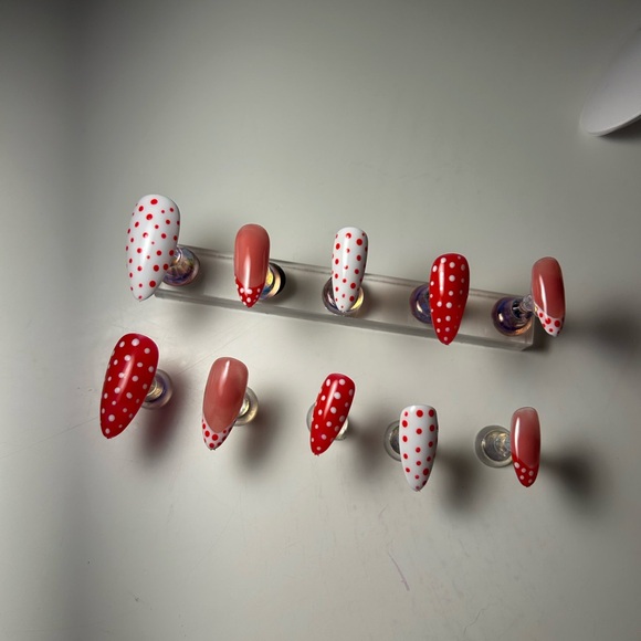Red and White Polka Dot Press-On Nails - Picture 1 of 2
